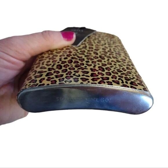 Gold Leopard Print 8oz Stainless Steel Pocket Drinking Flask NWT - Picture 9 of 11